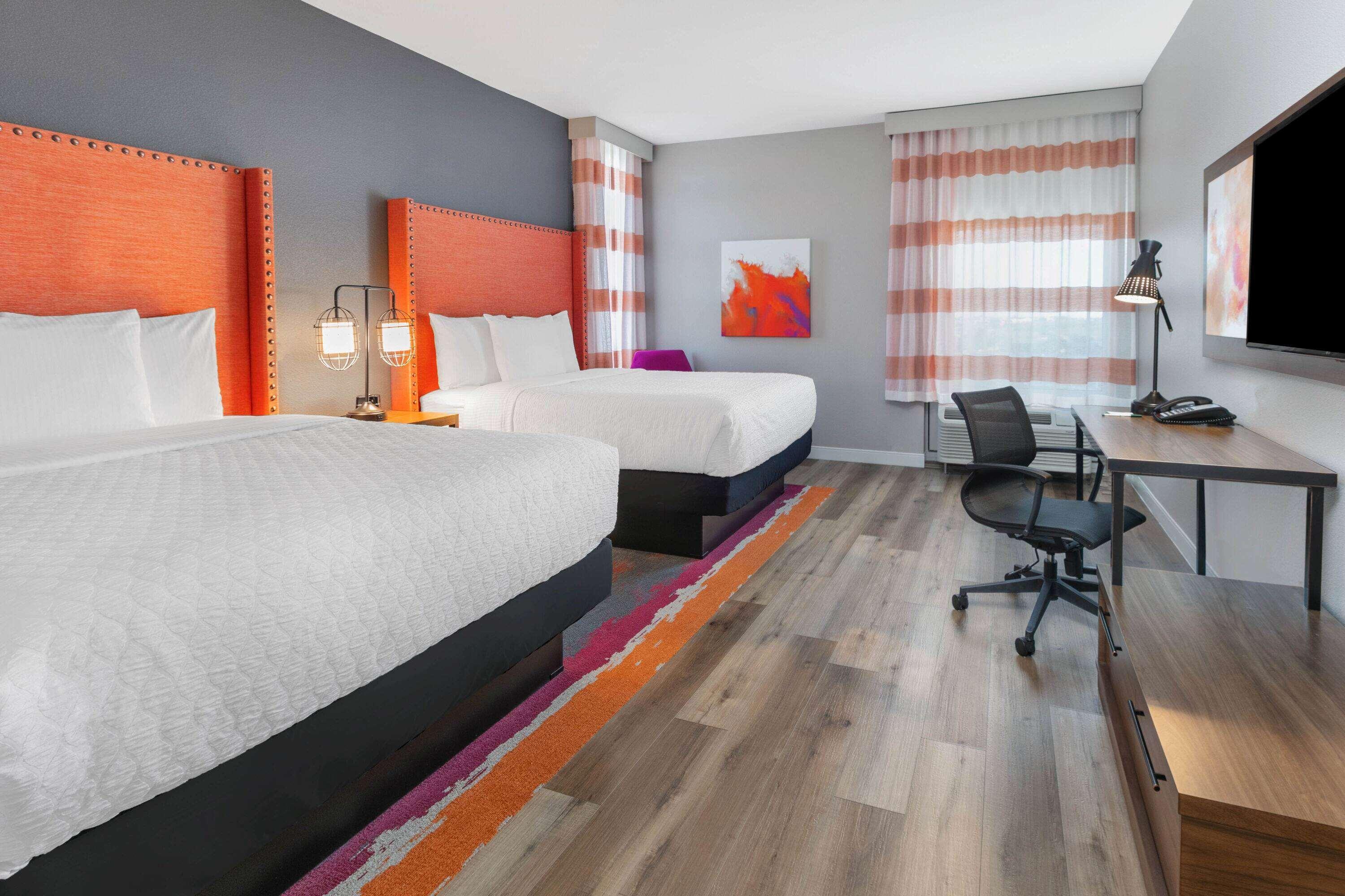 La Quinta Inn & Suites By Wyndham Льюисвилл Экстерьер фото
