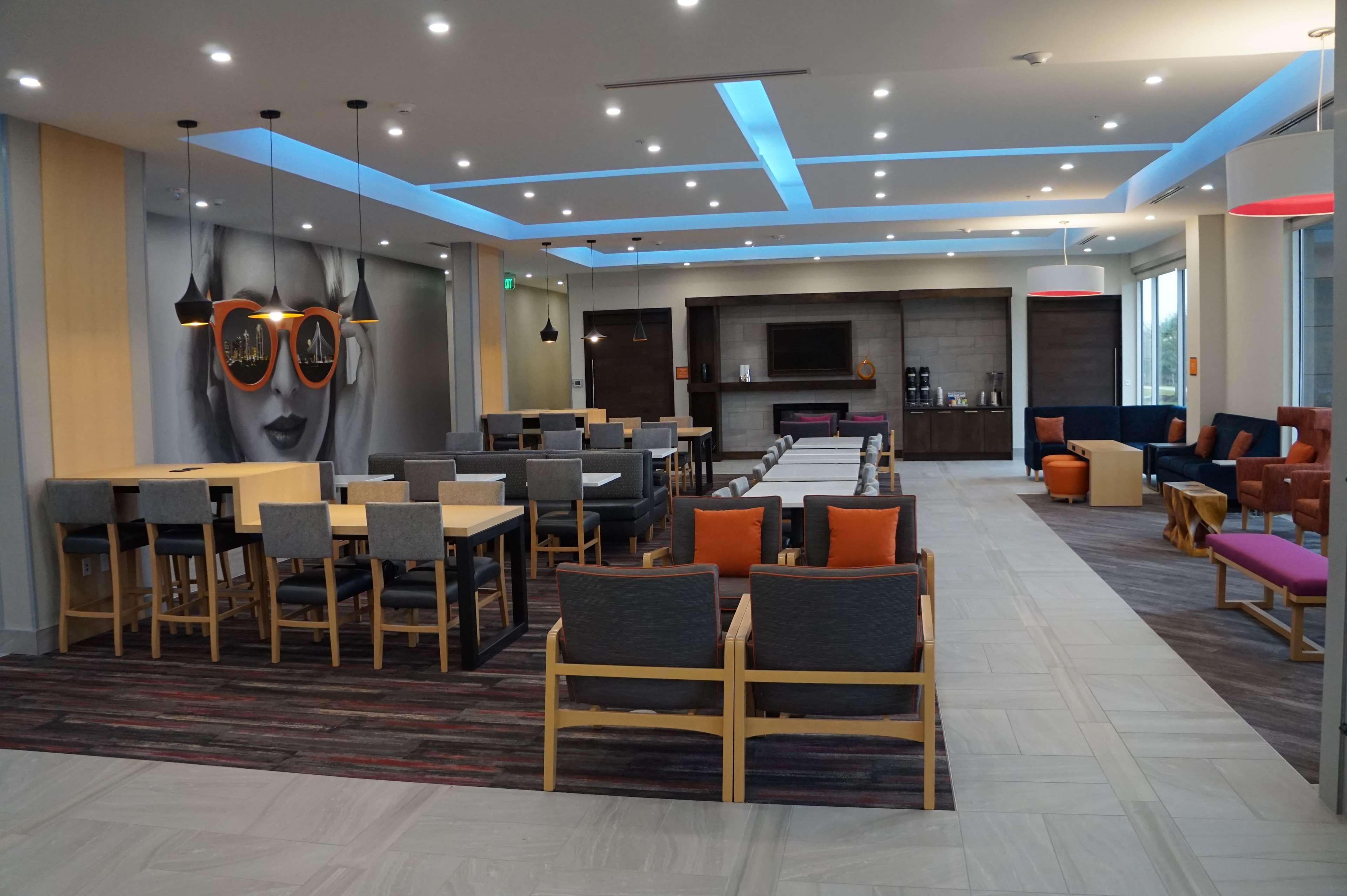 La Quinta Inn & Suites By Wyndham Льюисвилл Экстерьер фото