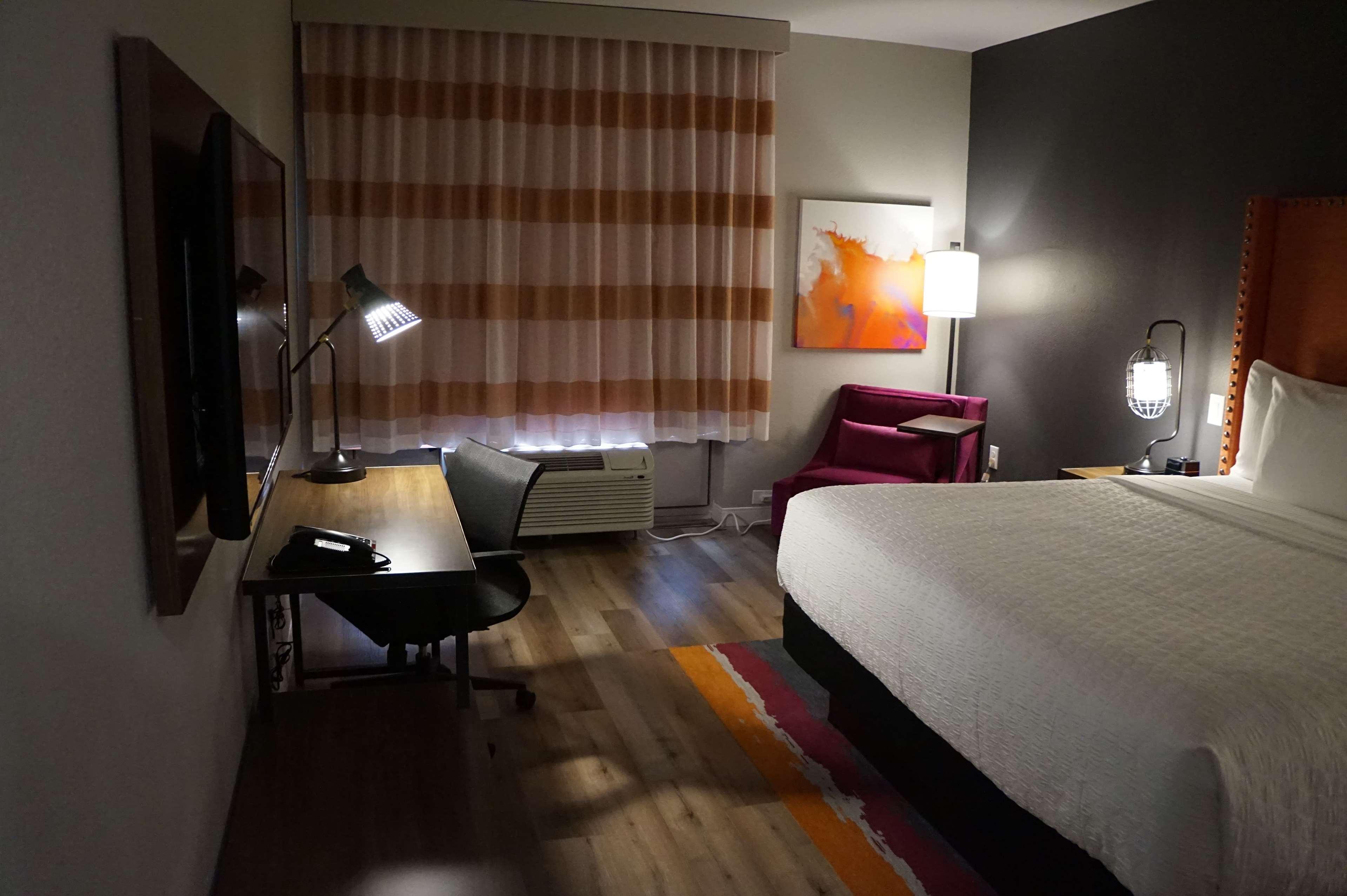 La Quinta Inn & Suites By Wyndham Льюисвилл Экстерьер фото
